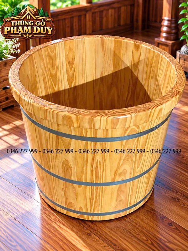 Kiểu dáng tròn đứng giúp bồn tắm gỗ dễ bố trí trong phòng tắm, khu nghỉ dưỡng, Spa và không gian homestay có diện tích phù hợp.