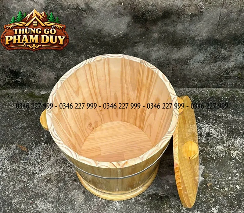 bên trong thùng được để mộc giúp lưu giữ và bảo quản hương vị gạo