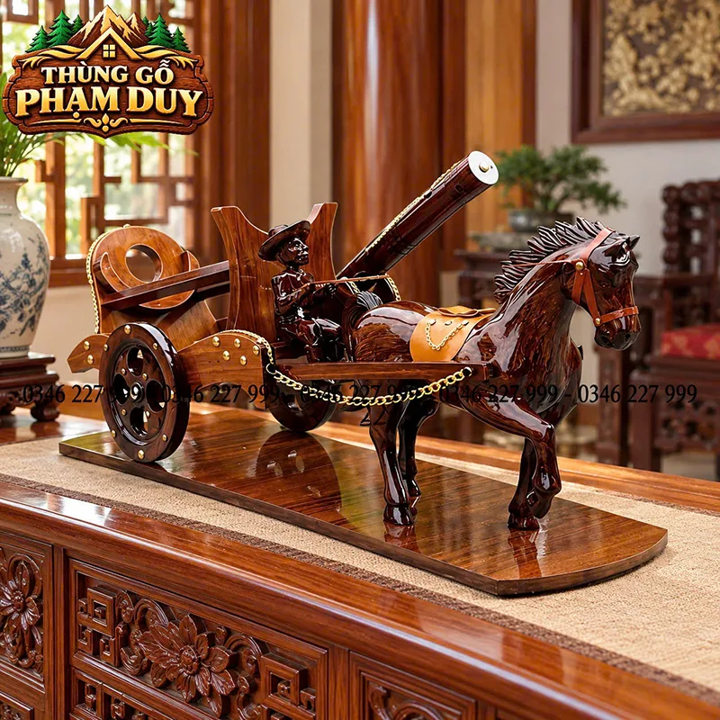 Xe ngựa gỗ trang trí phòng khách sang trọng.